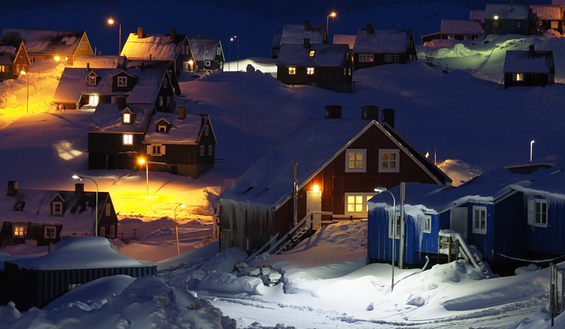 100% crop of above photo. Hand held shot taken with 2 second exposure, F4.0, ISO 320, lens at 34mm.